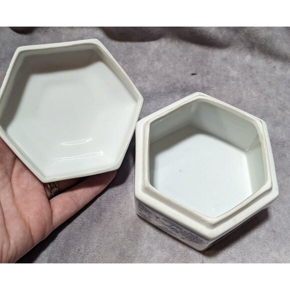Vintage Floral Blue And White Hexagonal Ceramic Trinket Box - Picture 10 of 10